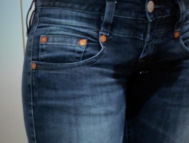 Eccoci, il primo jeans piscia (silenzioso!)