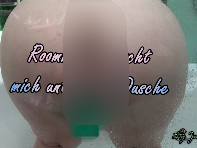 Roomboy mi sorprende a fare la doccia