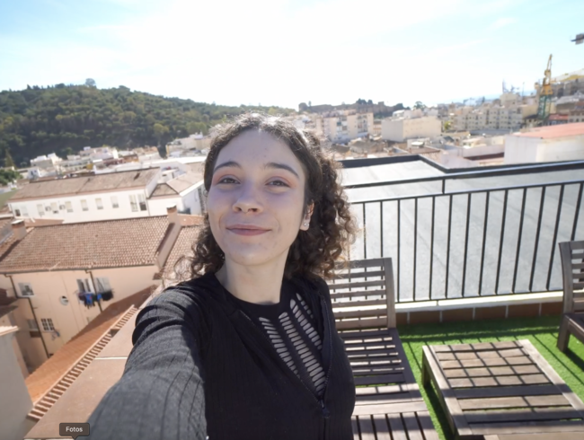 Pssh!!! Altrimenti i vicini mi sentiranno: orgasmo segreto sui tetti di Malaga